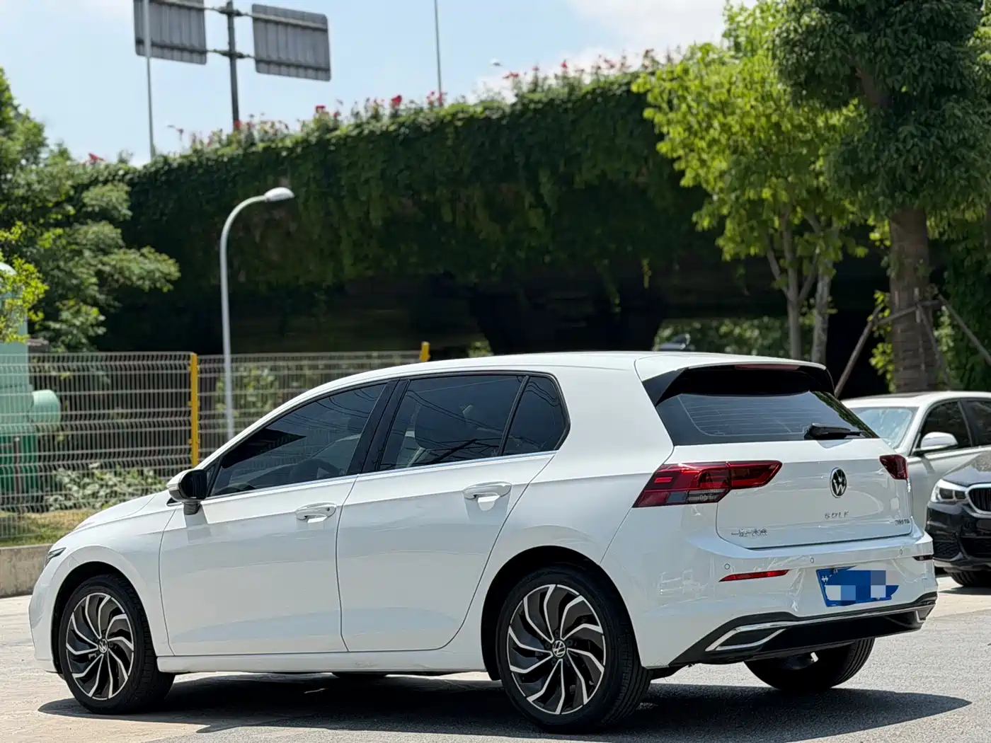 Volkswagen Golf 2023 Facelift 280TSI DSG Pro фото 5