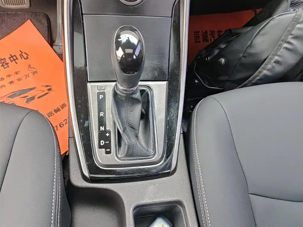 Hyundai Langdong 2013 1.6L Automatic Leading фото 14