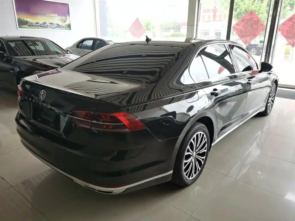 Volkswagen Phideon 2018 Facelift 380TSI FWD Business фото 7
