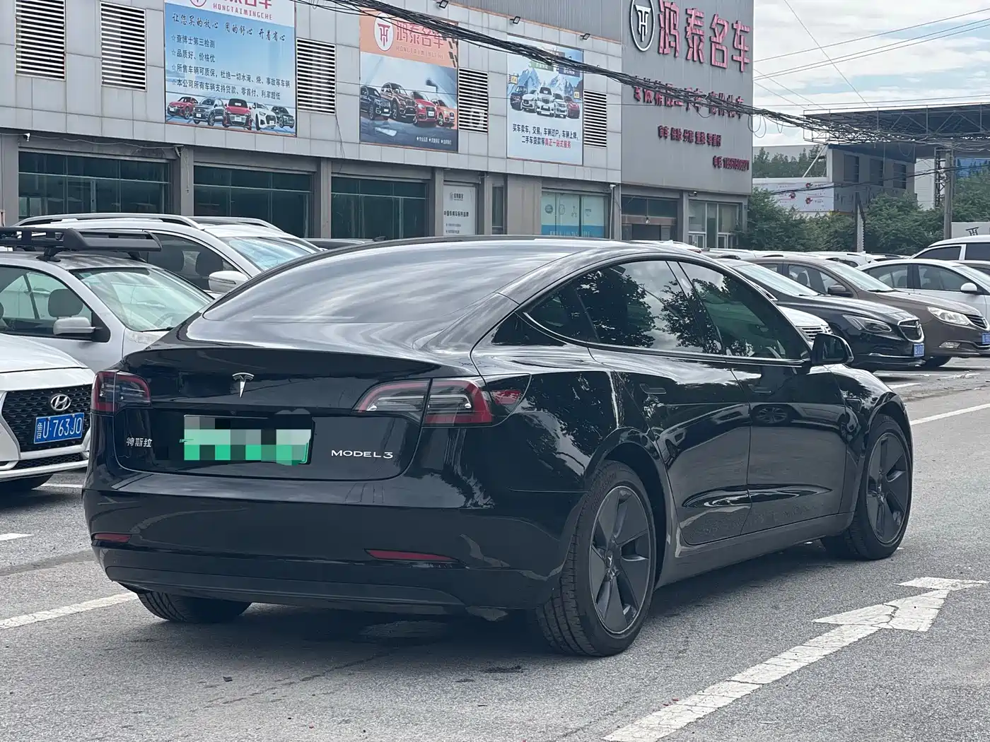 TESLA MODEL 3