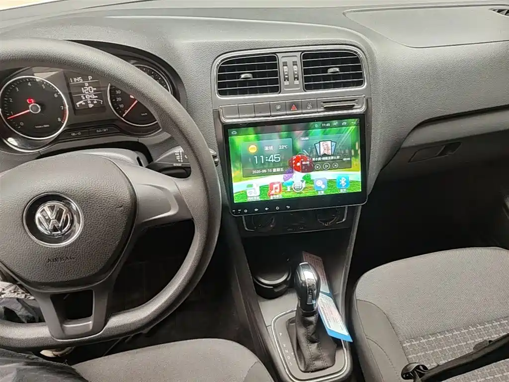 Volkswagen Polo 2014 1.4L Automatic Comfort Edition фото 13