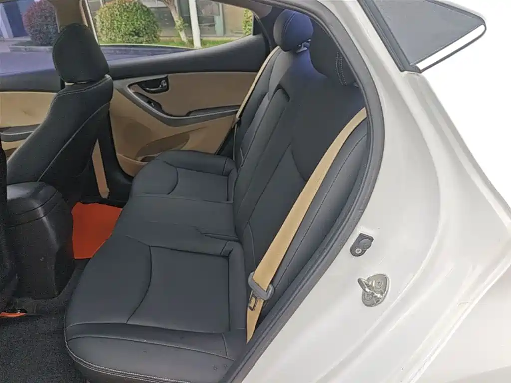 Hyundai Langdong 2013 1.6L Automatic Leading фото 17