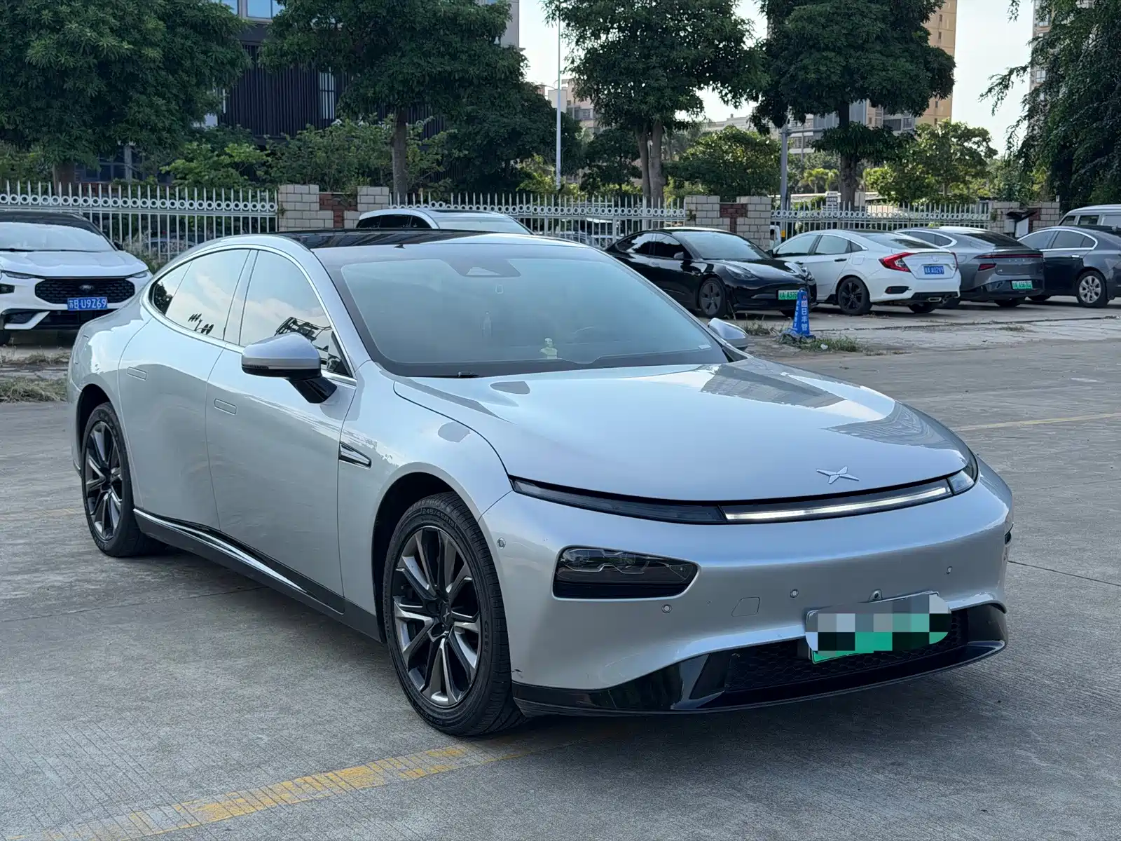 Фото 3 - XPeng P7