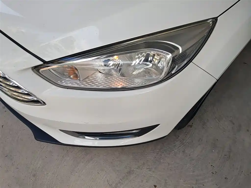 Фото 24 - Ford Focus