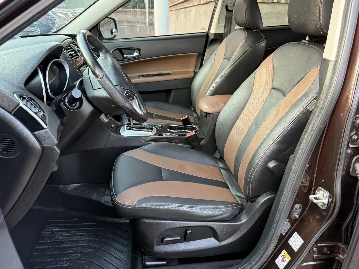 GAC Trumpchi Trumpchi GS5 Super 2015 2015 1.8T Automatic 4WD Luxury Navigation Edition
