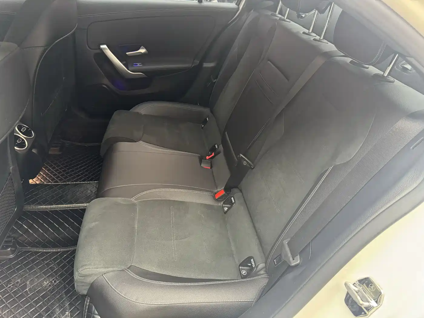 Mercedes-Benz A-Class 2021 A 200 L Sport Sedan Fashion Edition фото 14