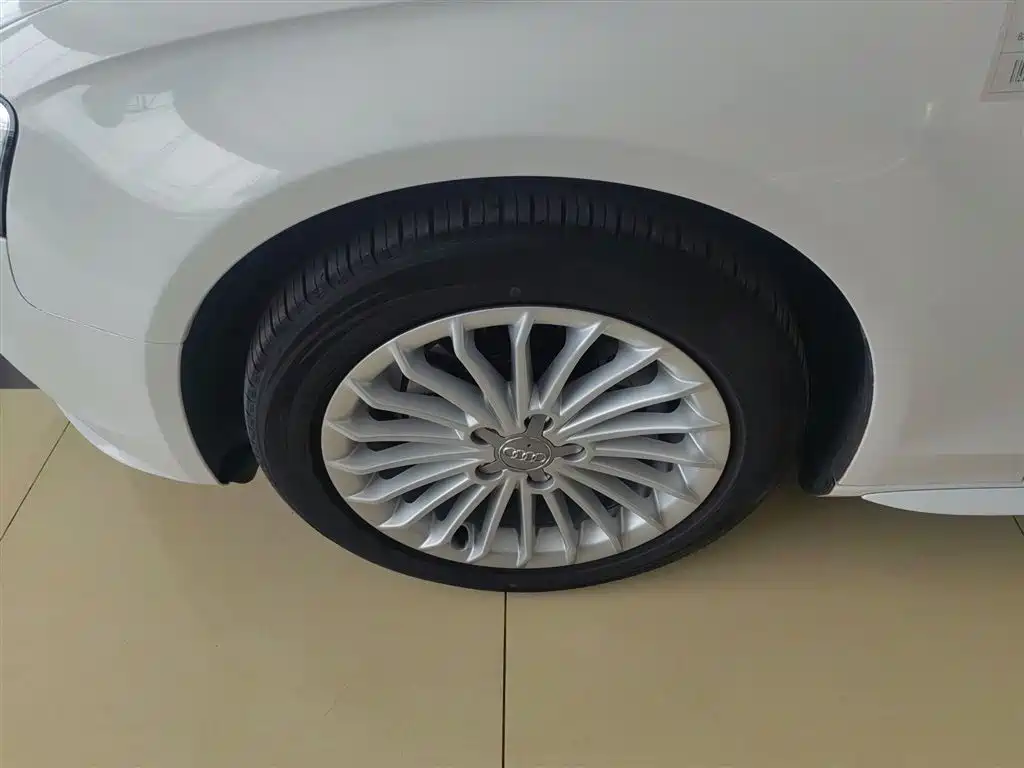 Audi A4L 2015 35 TFSI Auto Comfort фото 25