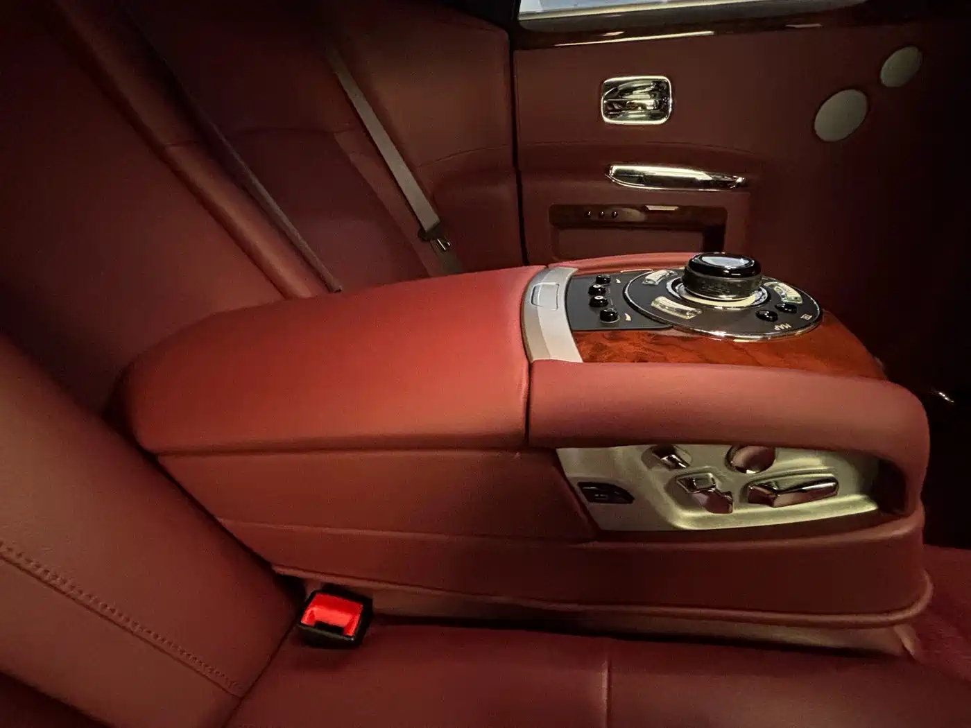 Photo 14 - Rolls-Royce Ghost