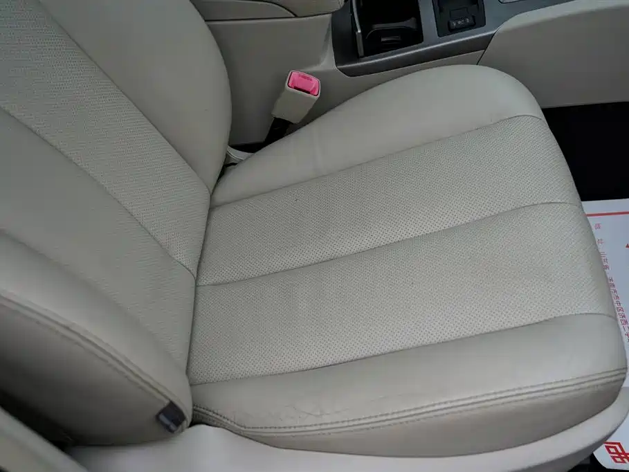 Subaru Legacy 2010 Model 2.0i Luxury фото 23