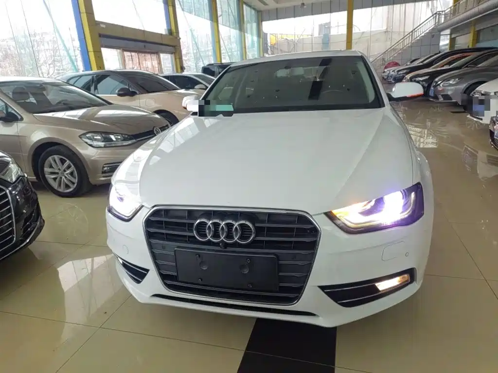 Audi A4L 2015 35 TFSI Auto Comfort фото 3