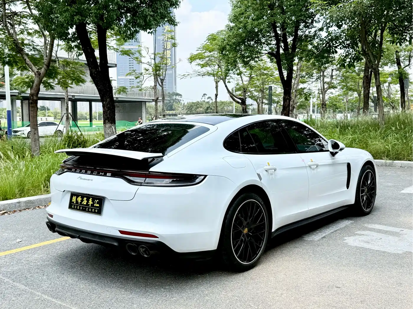 Фото 6 - Porsche Panamera