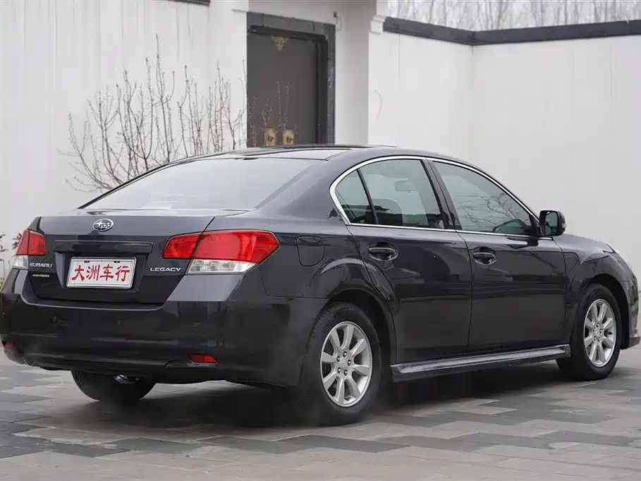 Subaru Legacy 2010 Model 2.0i Luxury фото 4