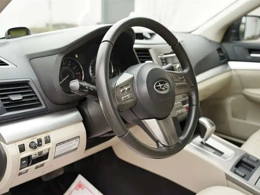 Subaru Legacy 2010 Model 2.0i Luxury фото 33