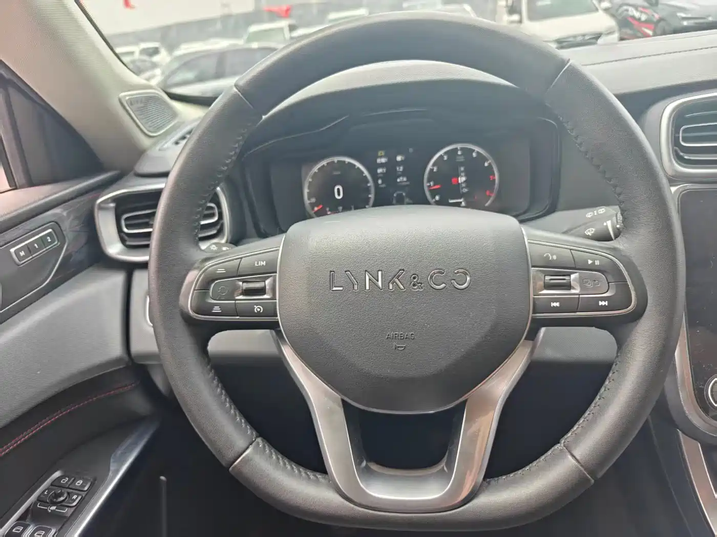 Lynk & Co 01 2019 2.0T 2WD Shine Pro Version China VI фото 6