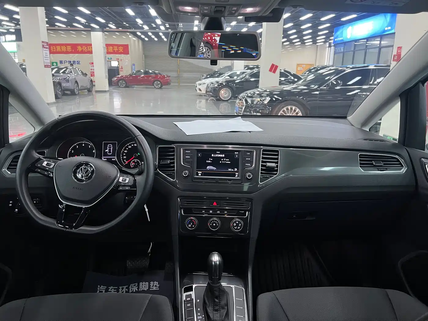 Volkswagen Golf Sportsvan 2016 230TSI Automatic Progressive фото 4
