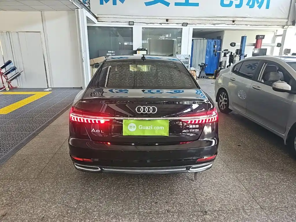 Фото 6 - Audi A6L