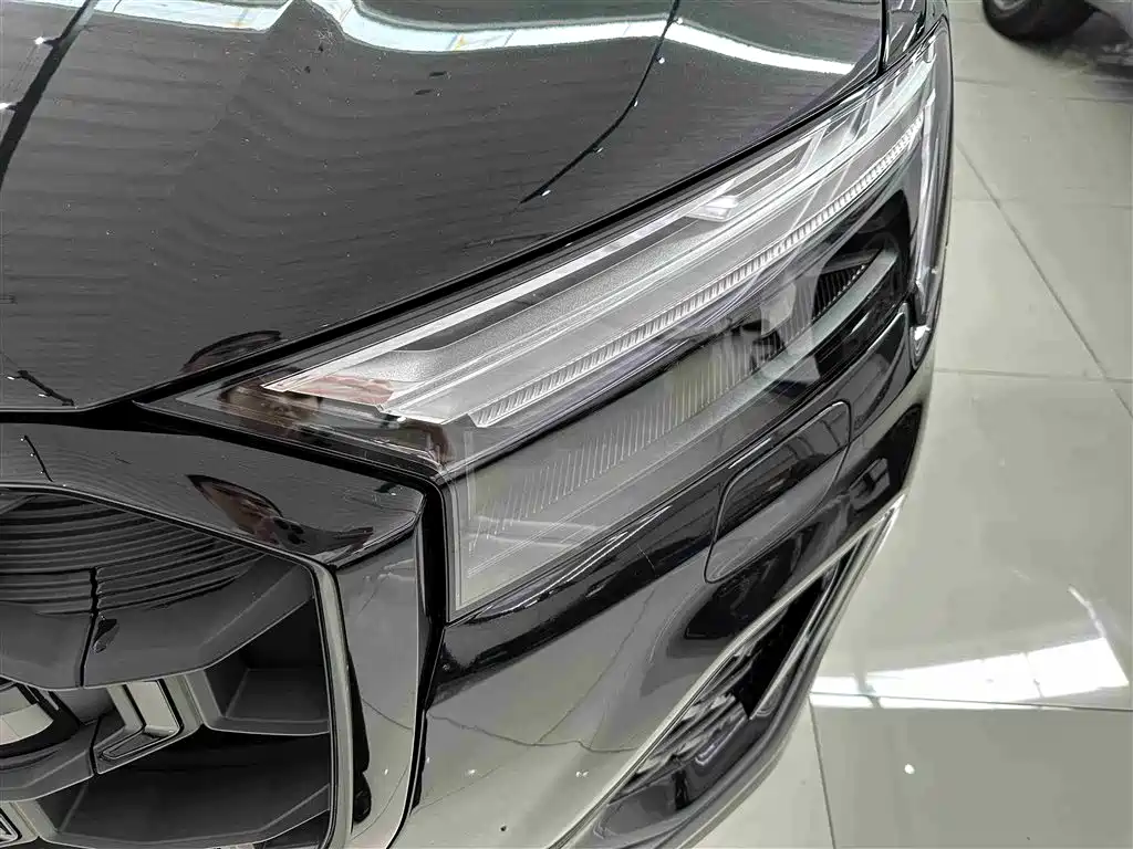 Audi Q7 2024 45 TFSI quattro S line Black Warrior фото 12