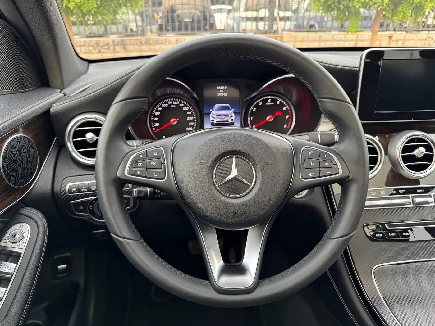 Mercedes-Benz GLC 2017 GLC 260 4MATIC Luxury фото 12