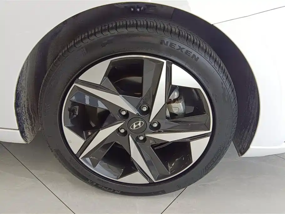 Hyundai Elantra 2021 1.5L CVT GLX Elite Edition фото 6