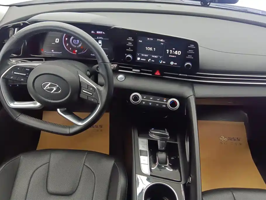 Hyundai Elantra 2021 1.5L CVT GLX Elite Edition фото 12