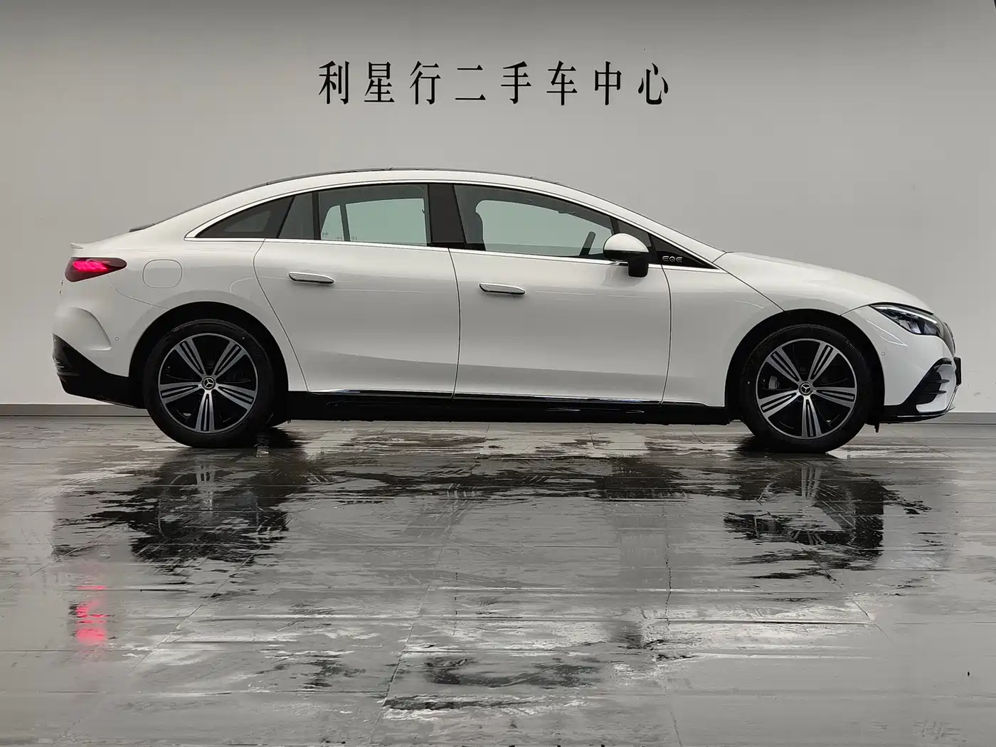 Mercedes-Benz EQE 2025 Model 500 4MATIC Luxury Edition фото 7