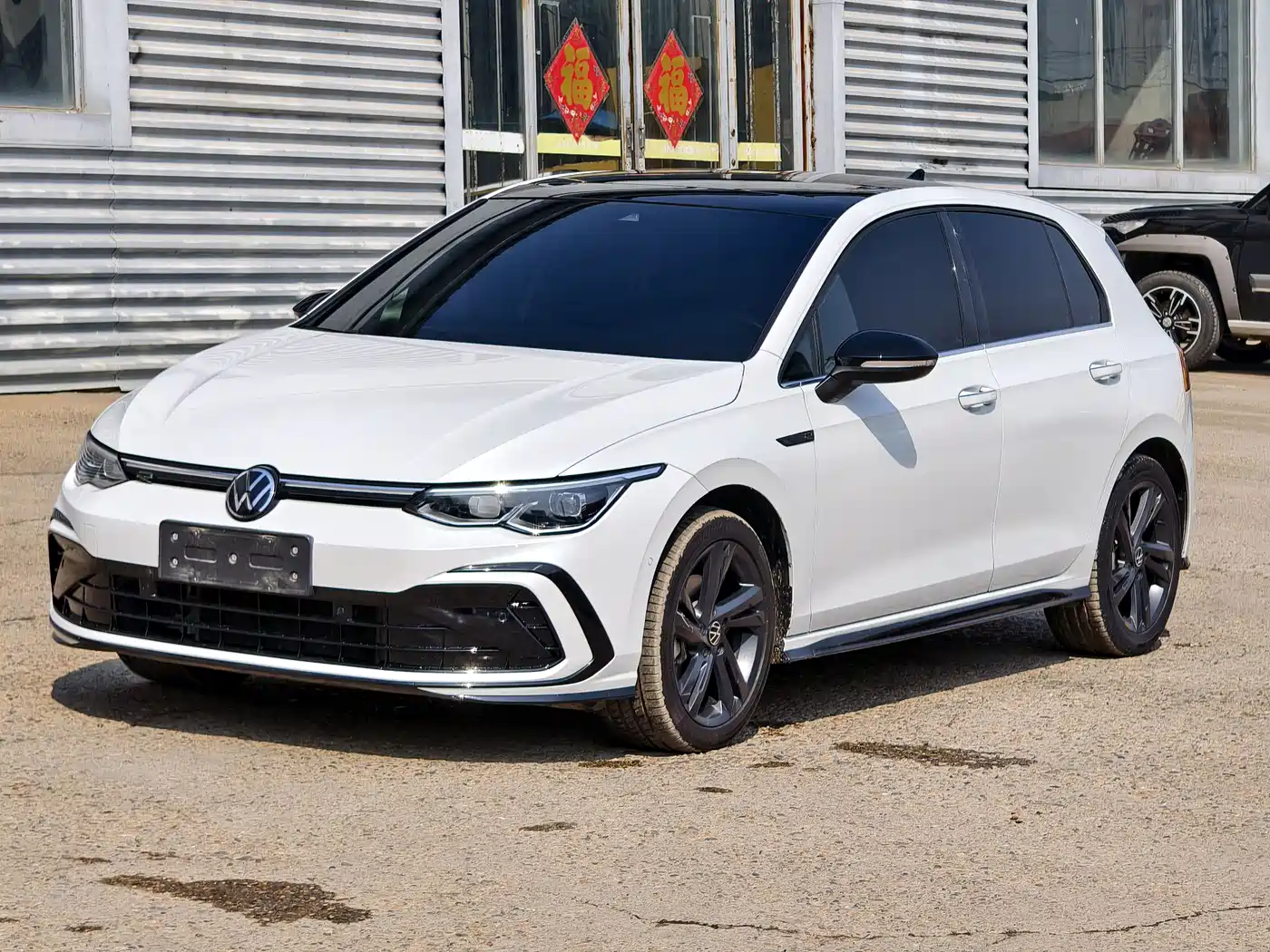 Volkswagen Golf 2023 Model 280TSI DSG R-Line фото 3