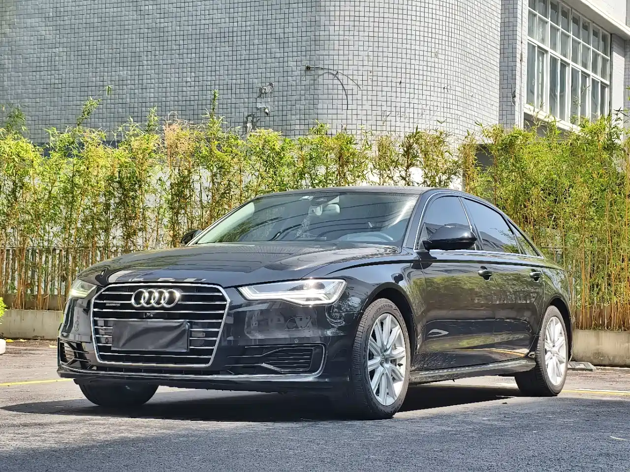 Фото 1 - Audi A6L