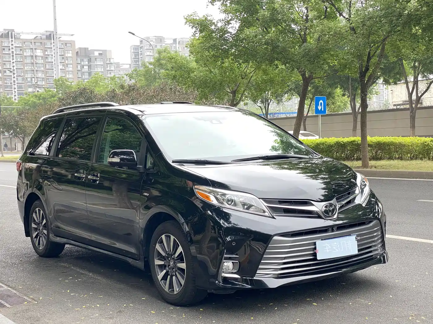 Toyota Sienna 2015 3.5L 4WD L фото 3