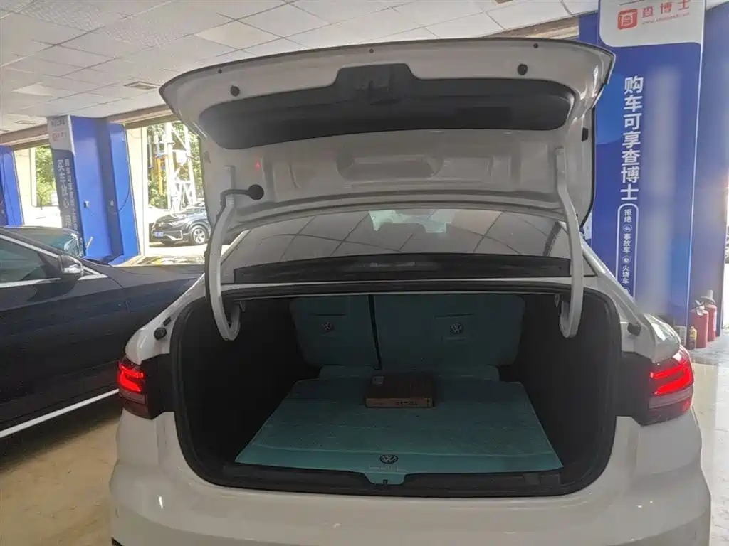 Volkswagen Lavida 2024 Model 1.5L Automatic Starlight 5 Million Edition фото 19