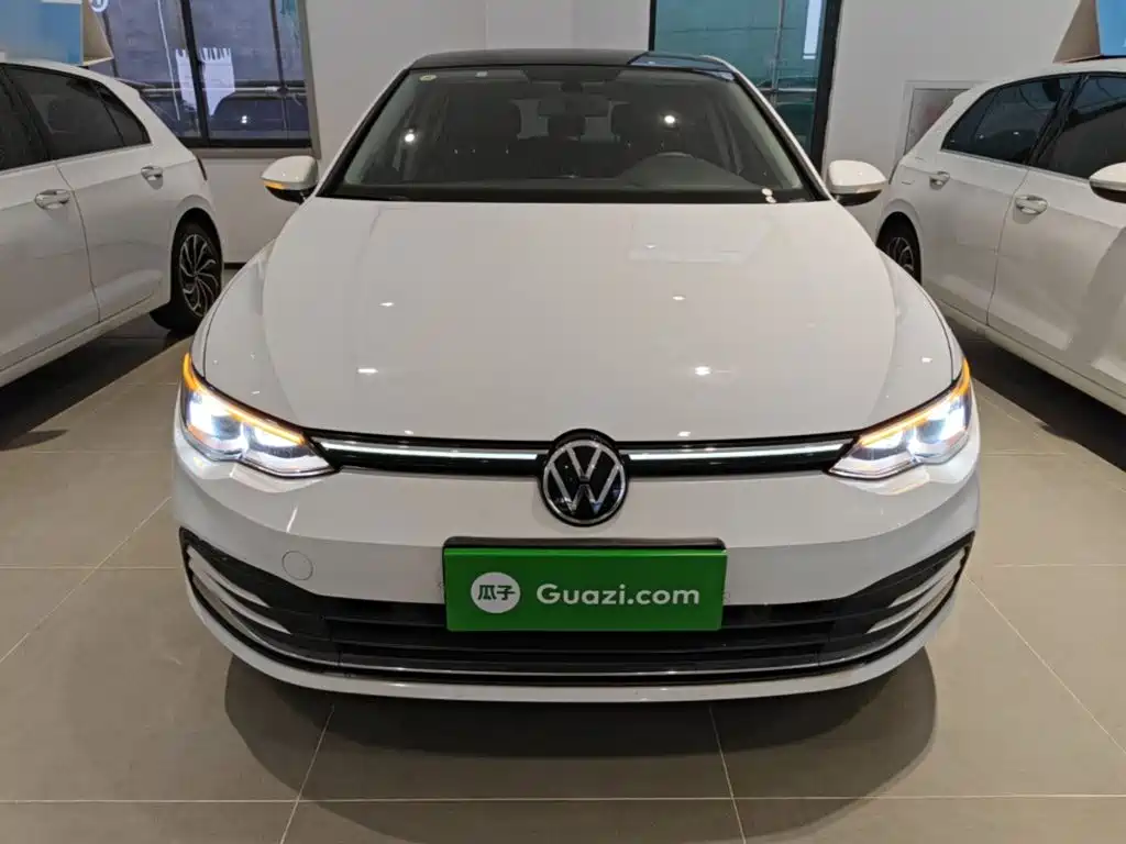 Photo 3 - Volkswagen Golf