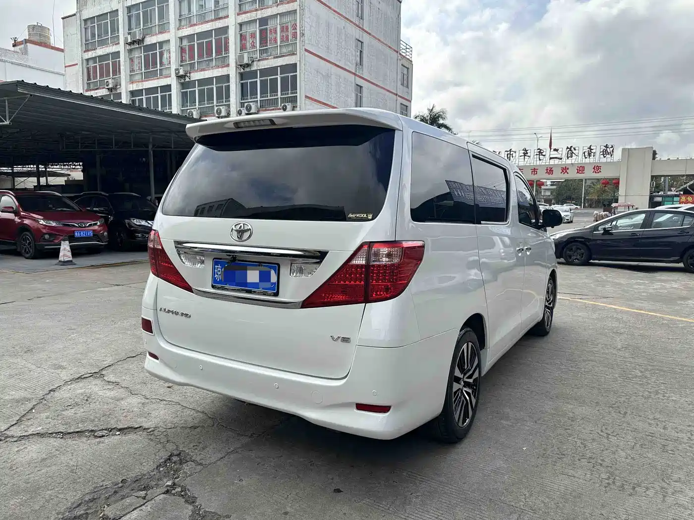 Toyota Alphard 2011 3.5L Luxury Edition фото 6