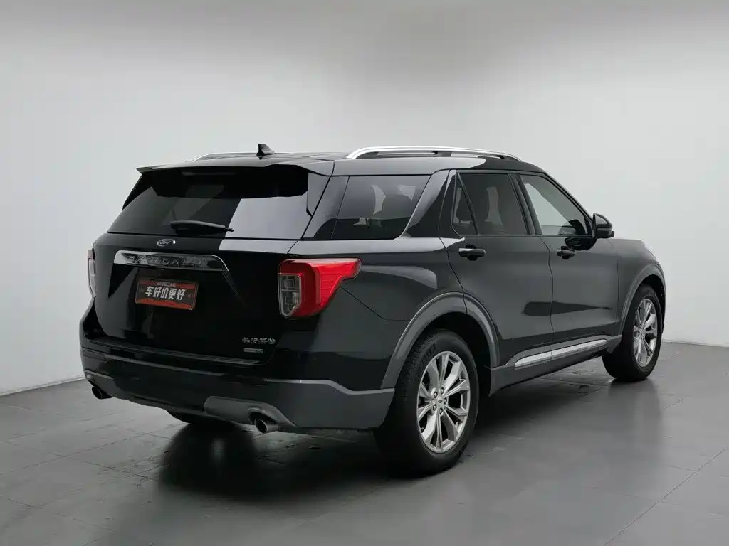 Фото 2 - Ford Explorer