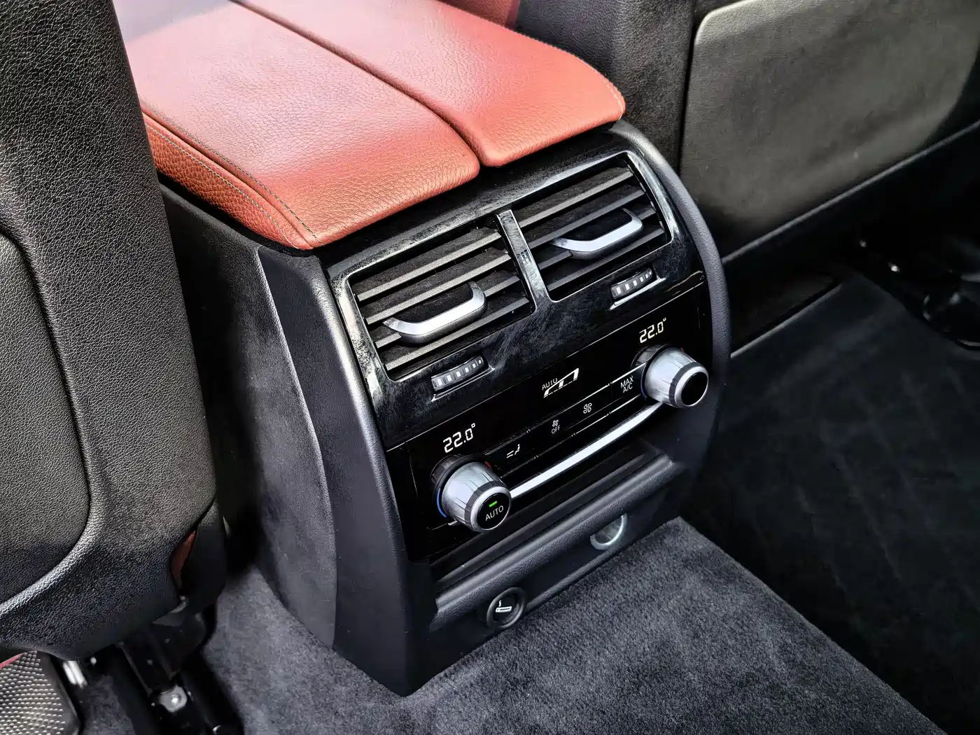 BMW 5 Series 2019 530Li Premium M Sport Package фото 10