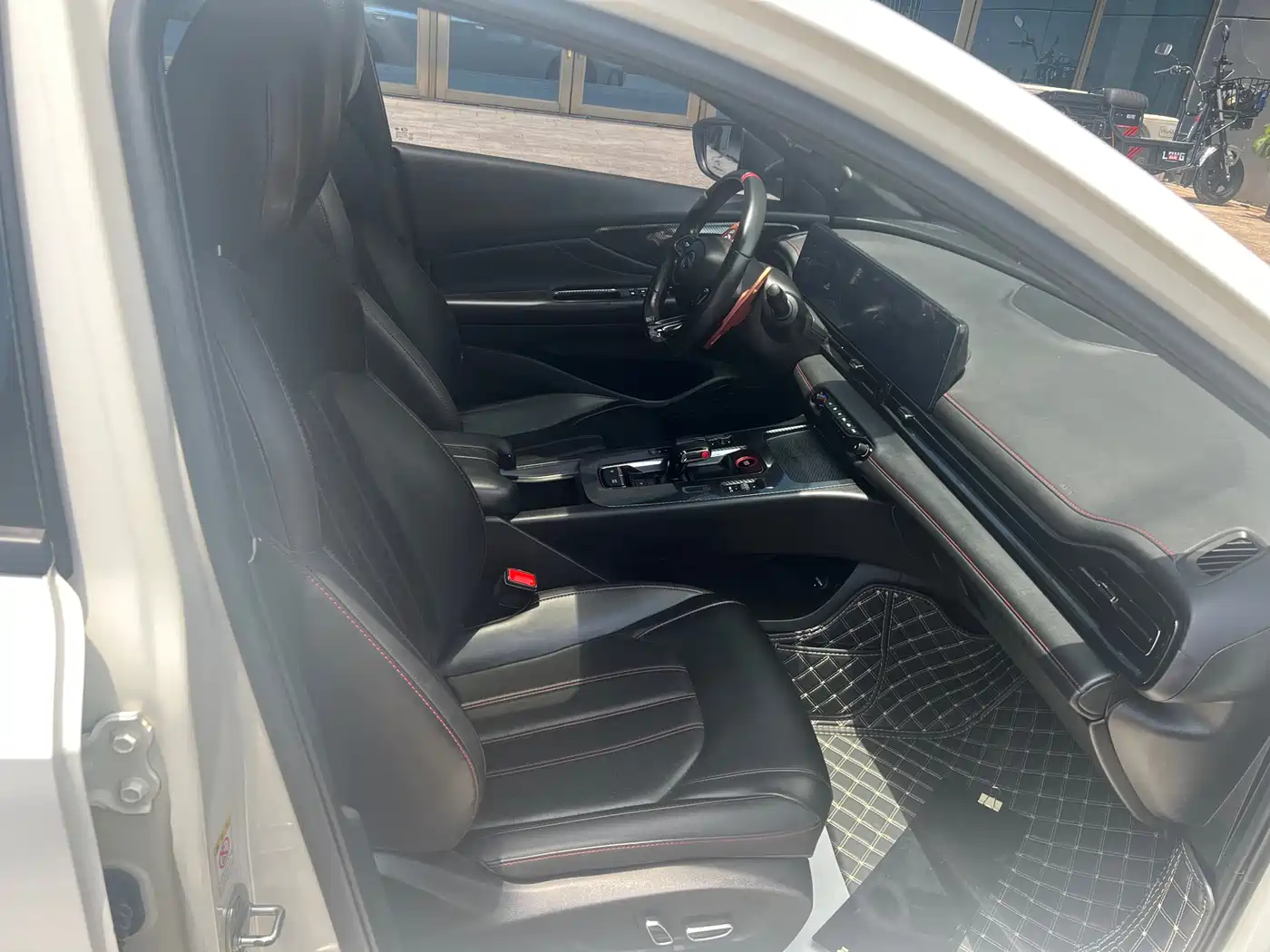 GAC Trumpchi Trumpchi Emkoo 2021 270T DCT J16 Edition фото 5