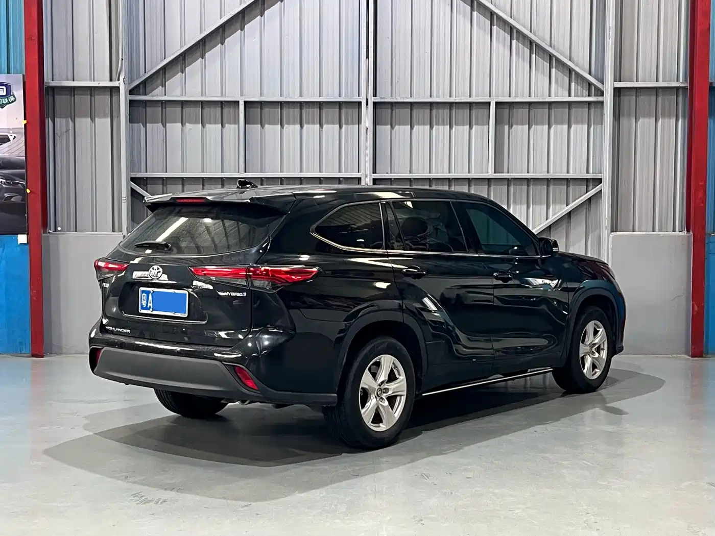 Toyota Highlander 2023 2.5L Smart Hybrid Dual Engine FWD Elite 7-Seater фото 7