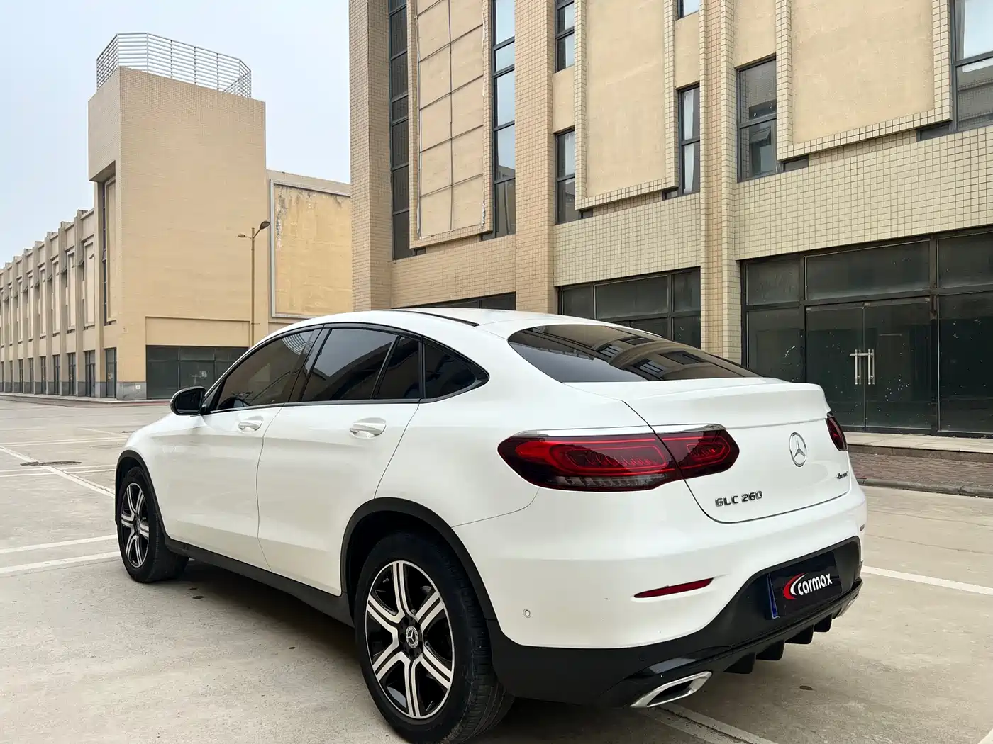 Mercedes-Benz GLC Coupe 2022 GLC 260 4MATIC Coupe SUV фото 8