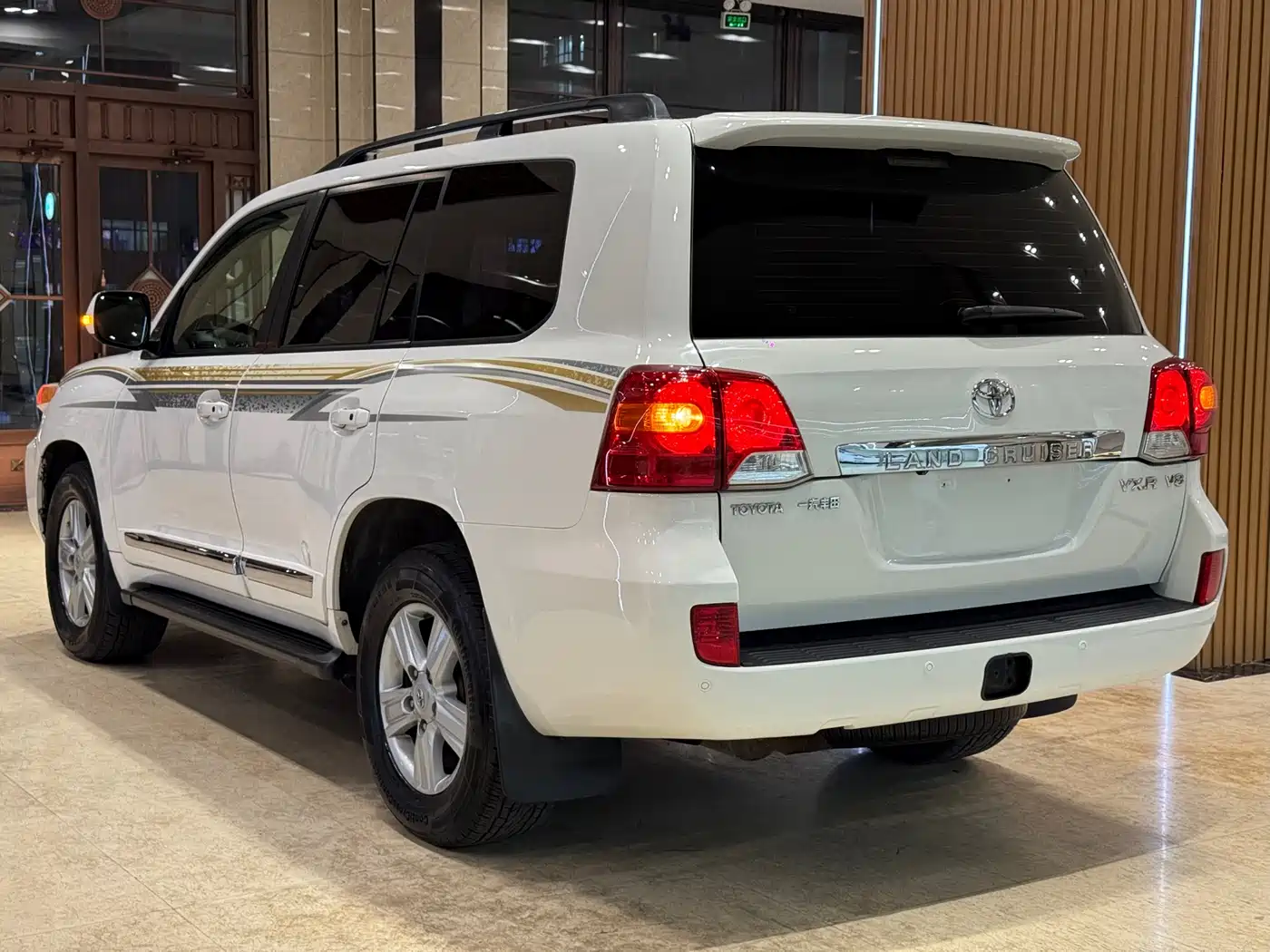 Toyota Land Cruiser 2013 2012 4.6L Automatic VX-R