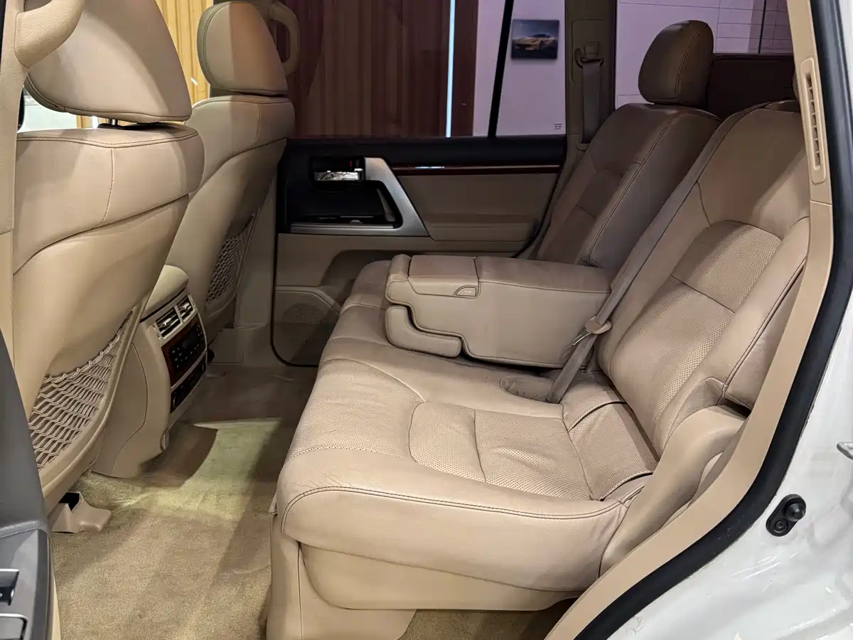 Toyota Land Cruiser 2013 2012 4.6L Automatic VX-R