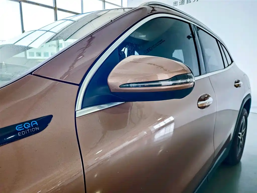 Mercedes-Benz EQA 2022 EQA 300 4MATIC Launch Special Edition фото 8