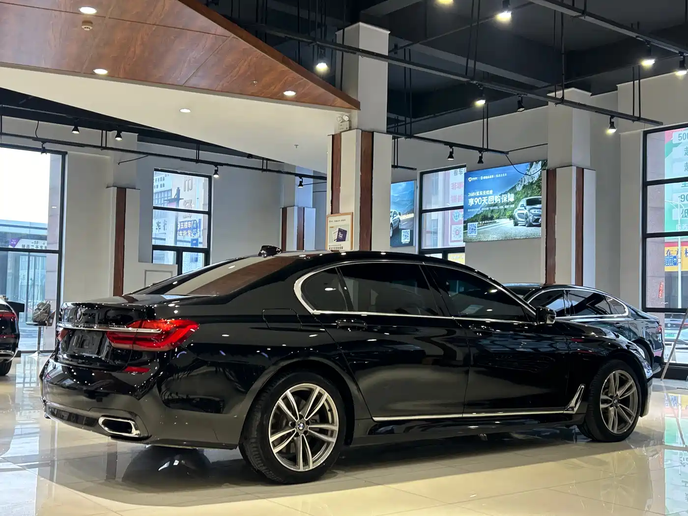 BMW 7 Series 2018 730Li Leading Type M Sport Package фото 27