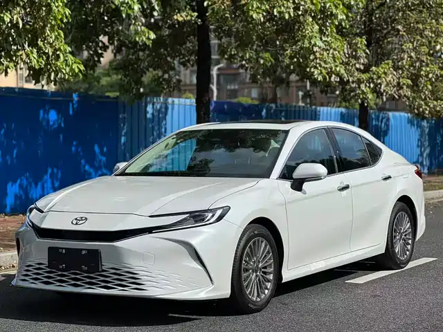 TOYOTA CAMRY 2026