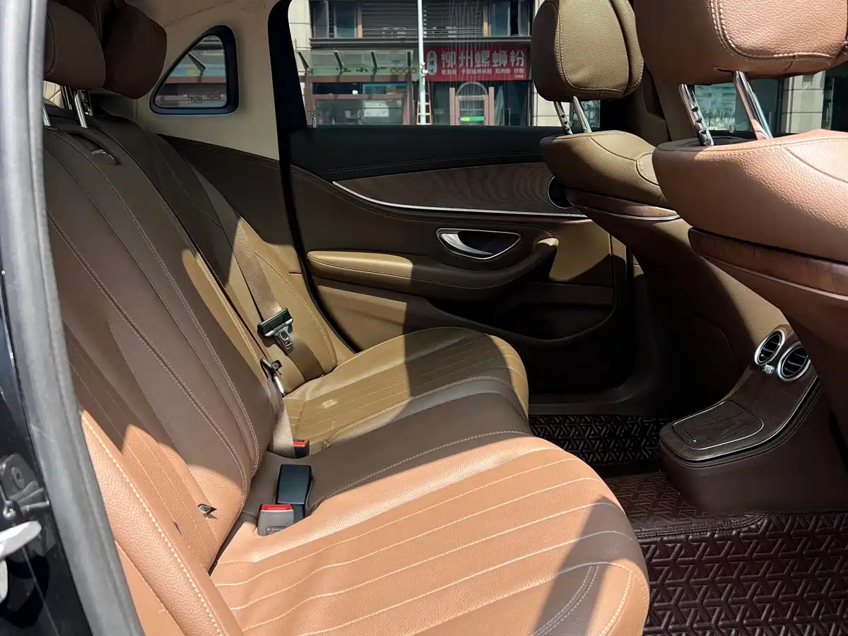 MERCEDES-BENZ E CLASS