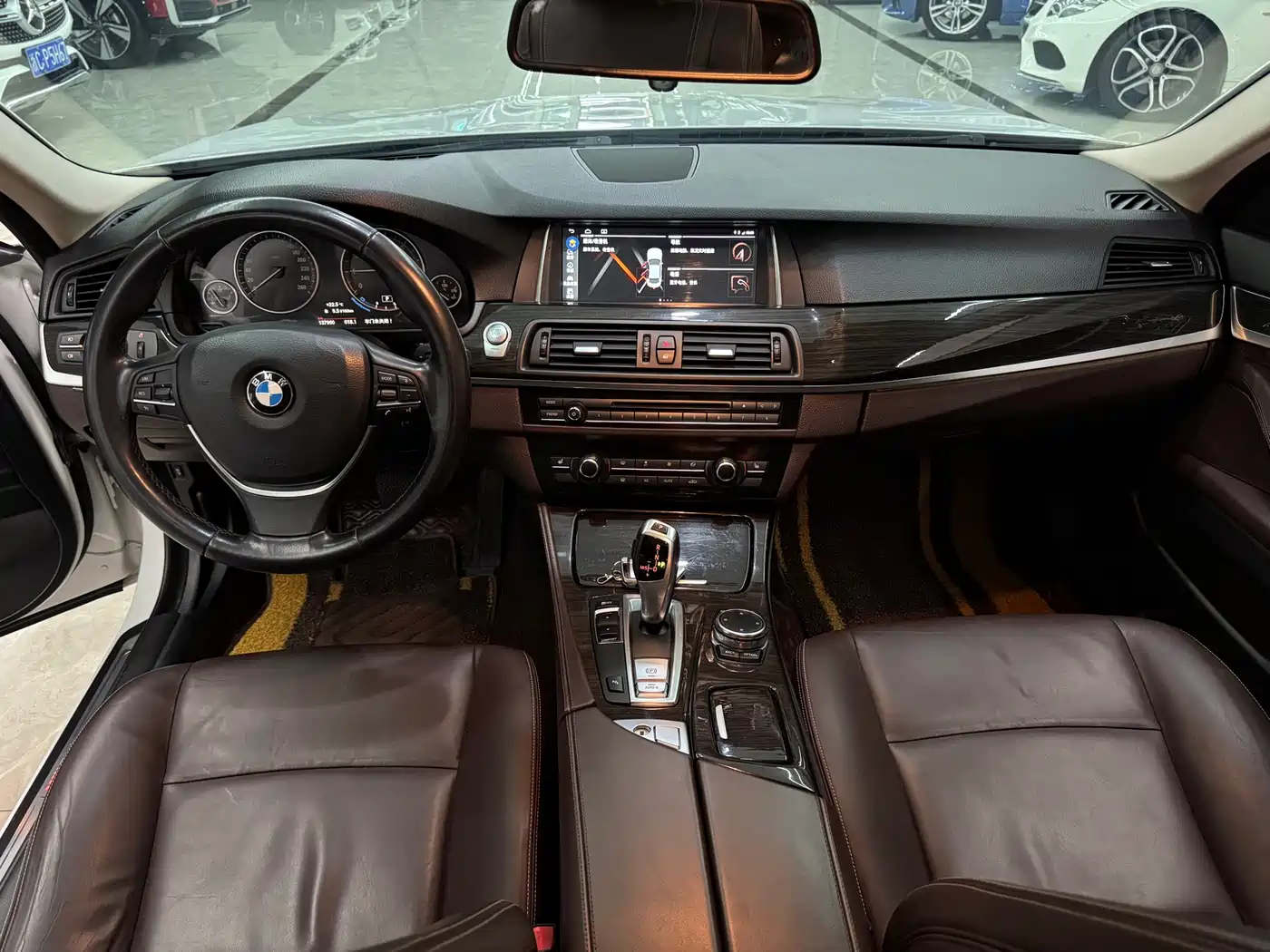 BMW 5 Series 2014 525Li Luxury Design Package фото 12