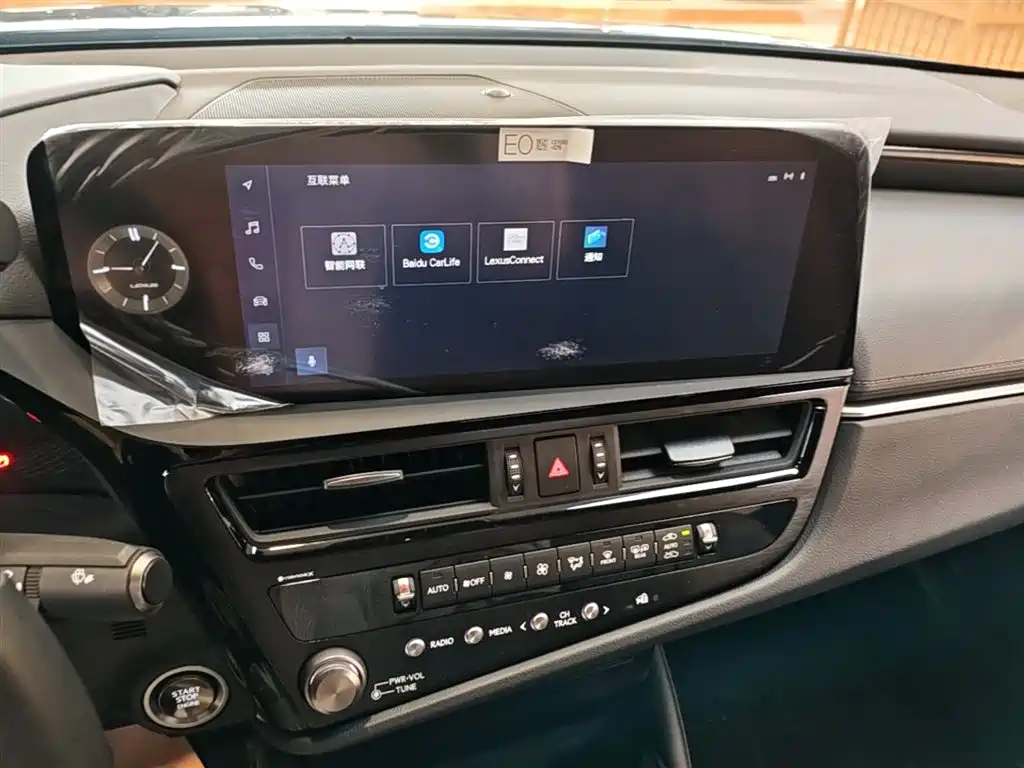 Lexus ES 2022 200 Excellence Edition фото 20