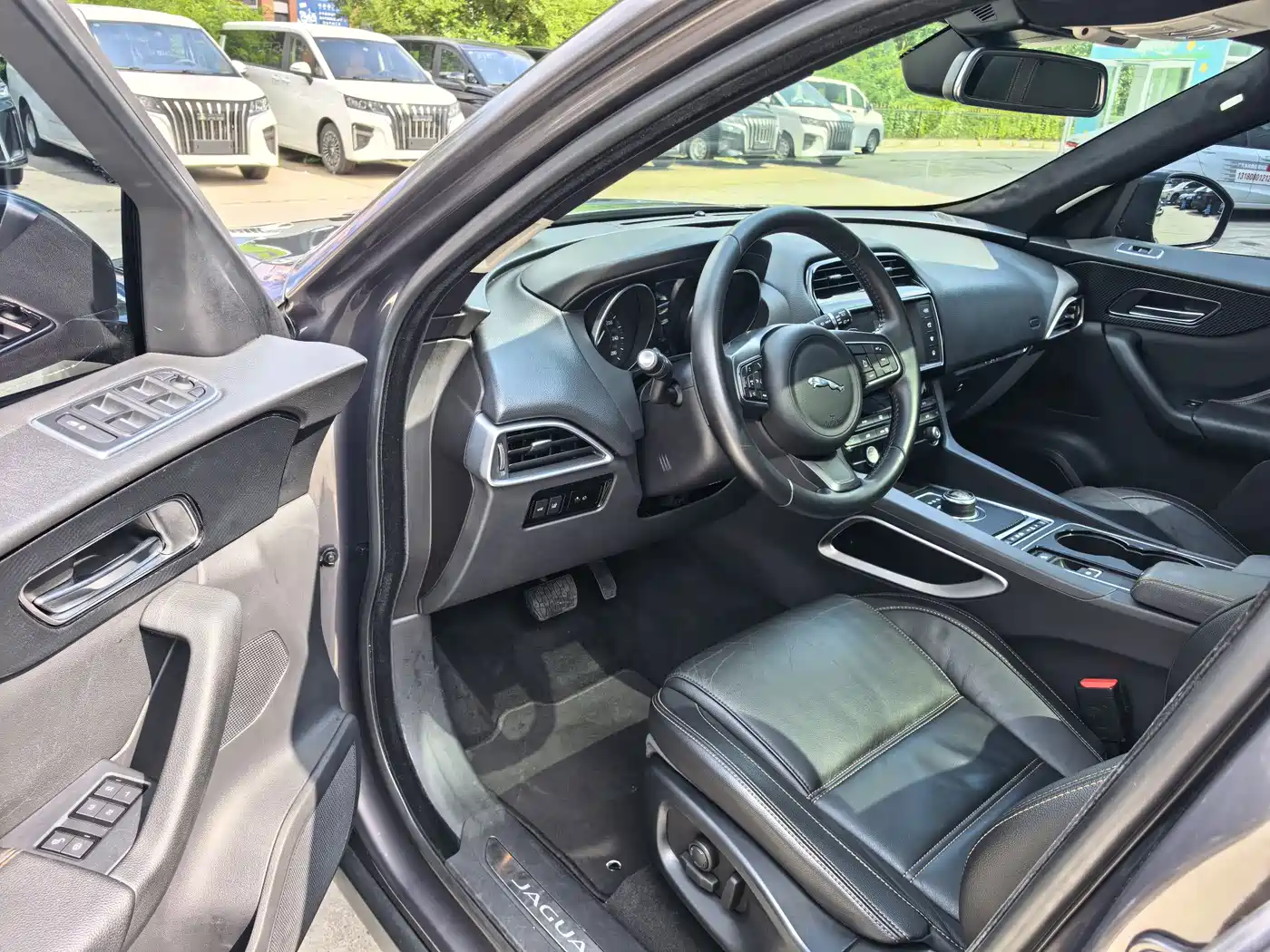 Jaguar F-PACE 2017 2016 2.0T FWD Urban Premium Edition