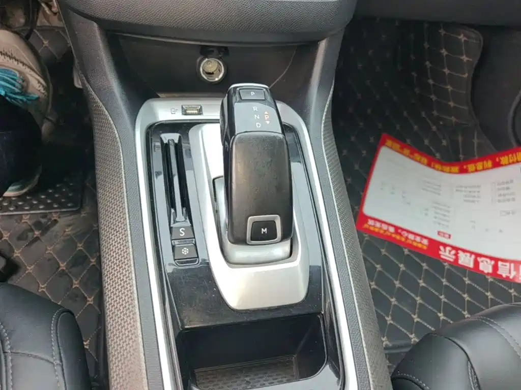 Peugeot 408 2020 230THP 10th Anniversary Premium Edition фото 10