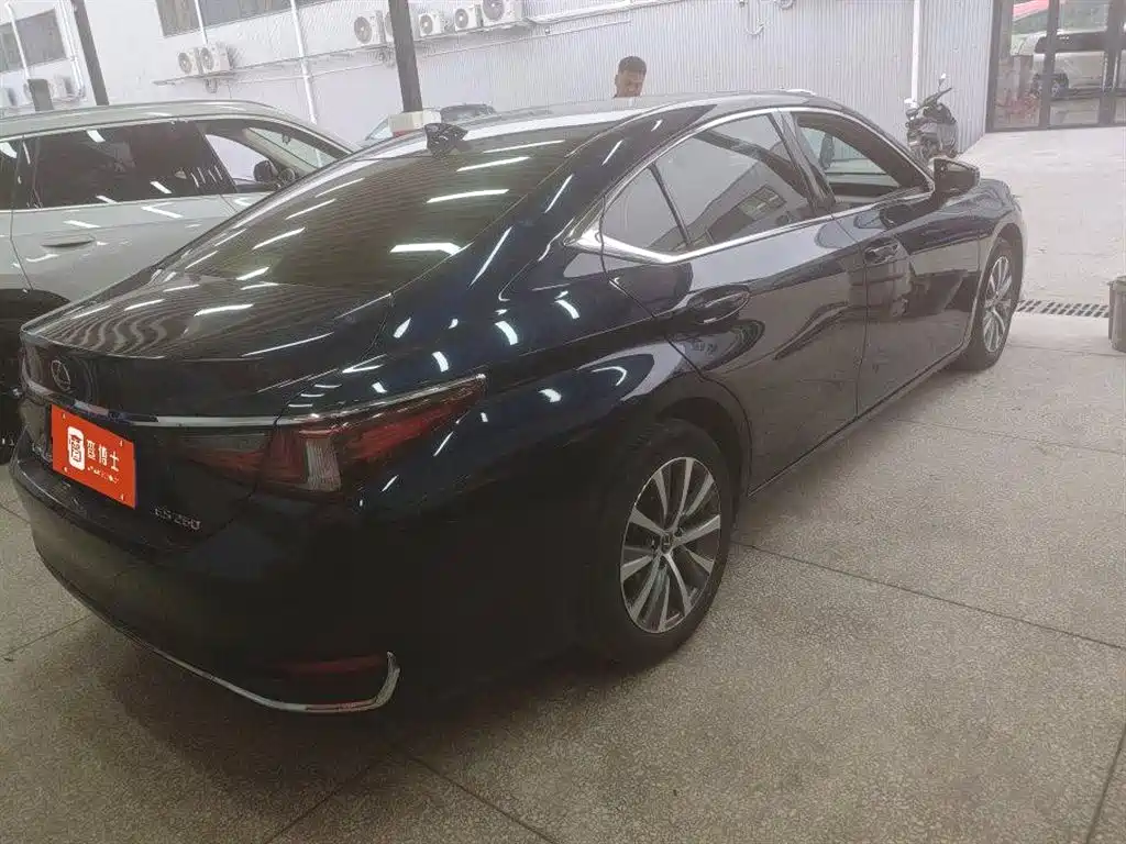 Lexus ES 2021 260 Excellence Edition фото 13