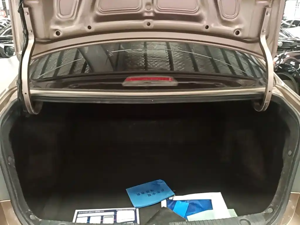 Kia K2 2017 2015 Sedan 1.4L AT GLS