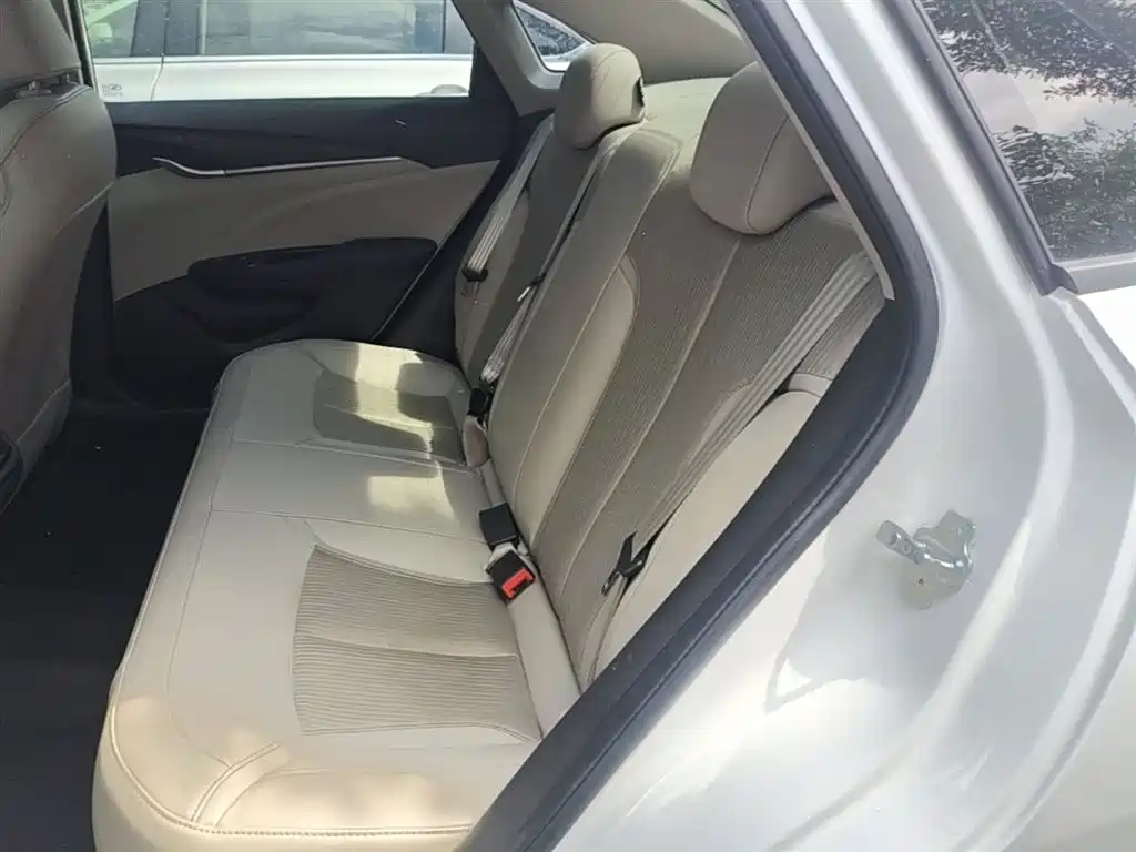 Buick Excelle 2017 15N Automatic Elite фото 17