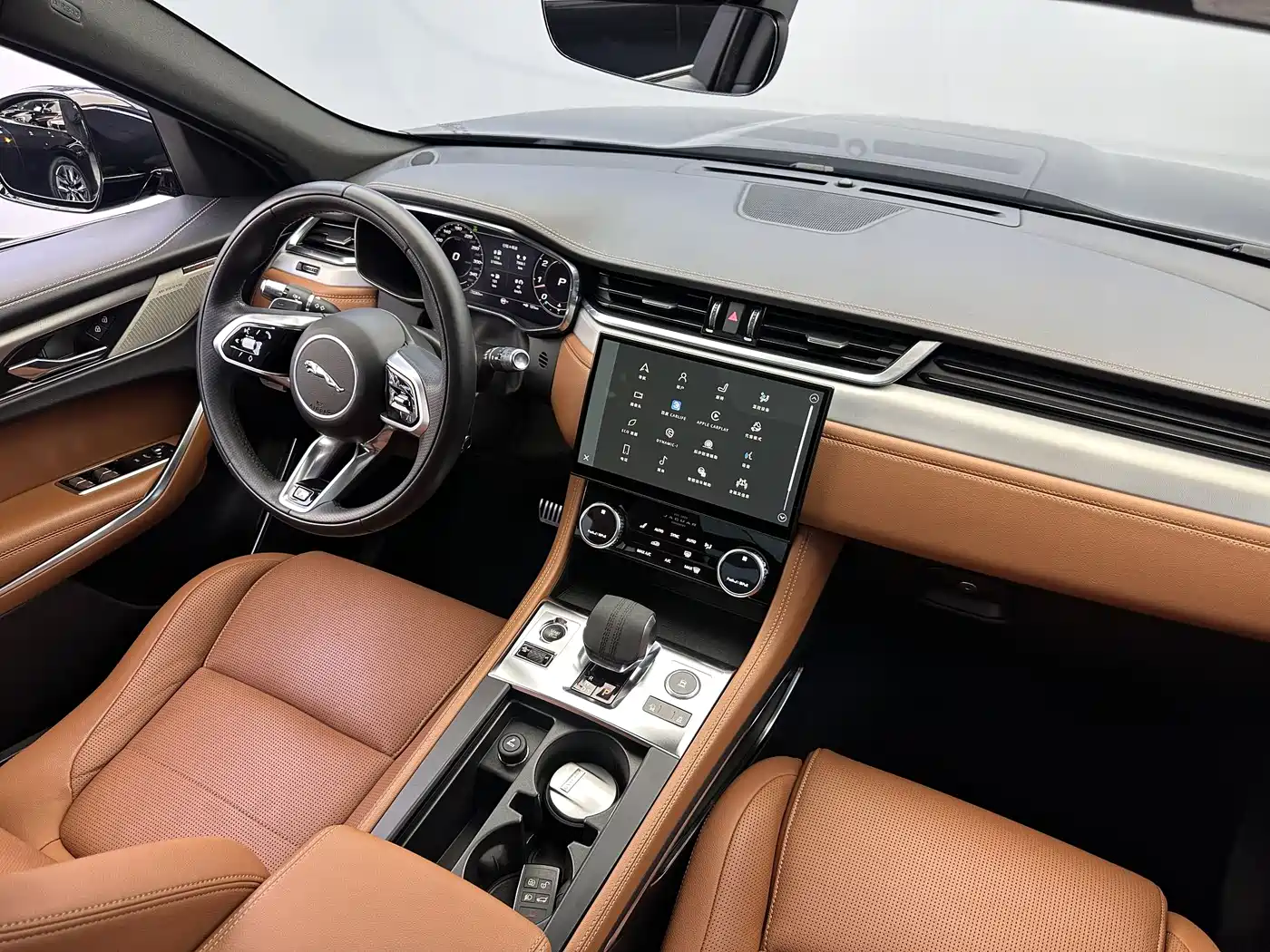 Jaguar F-PACE 2021 340PS R-Dynamic SE фото 23